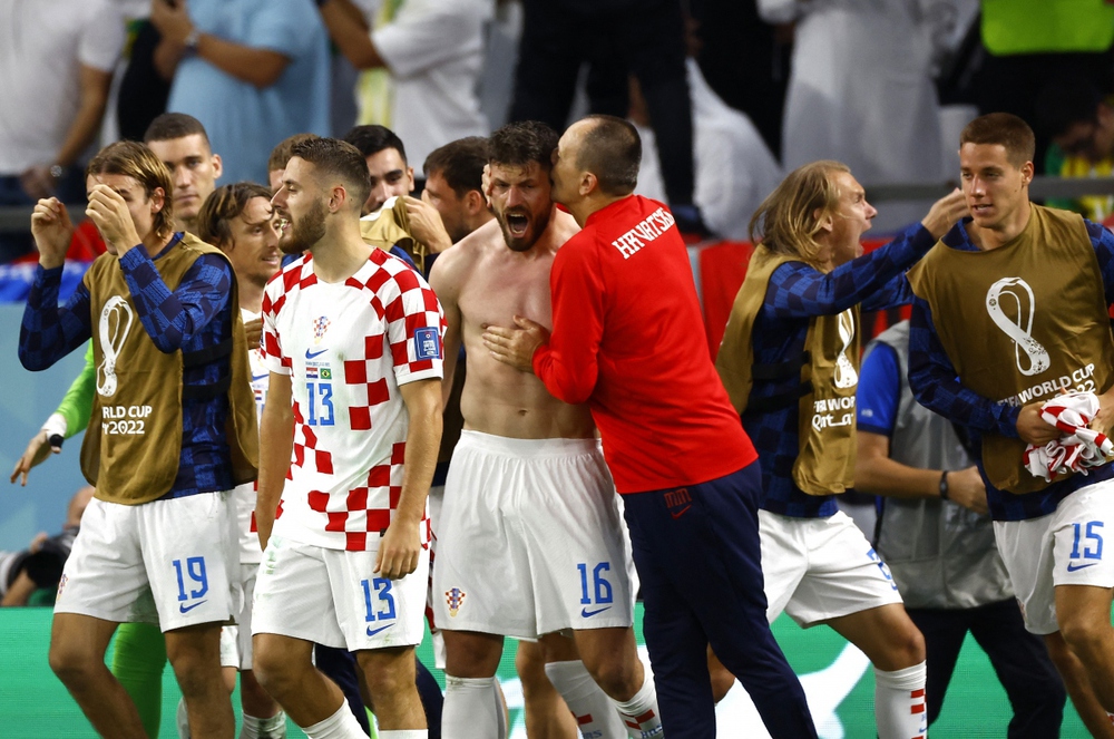 TRỰC TIẾP Croatia 1 - 1 Brazil: Về vạch xuất phát - Ảnh 2.