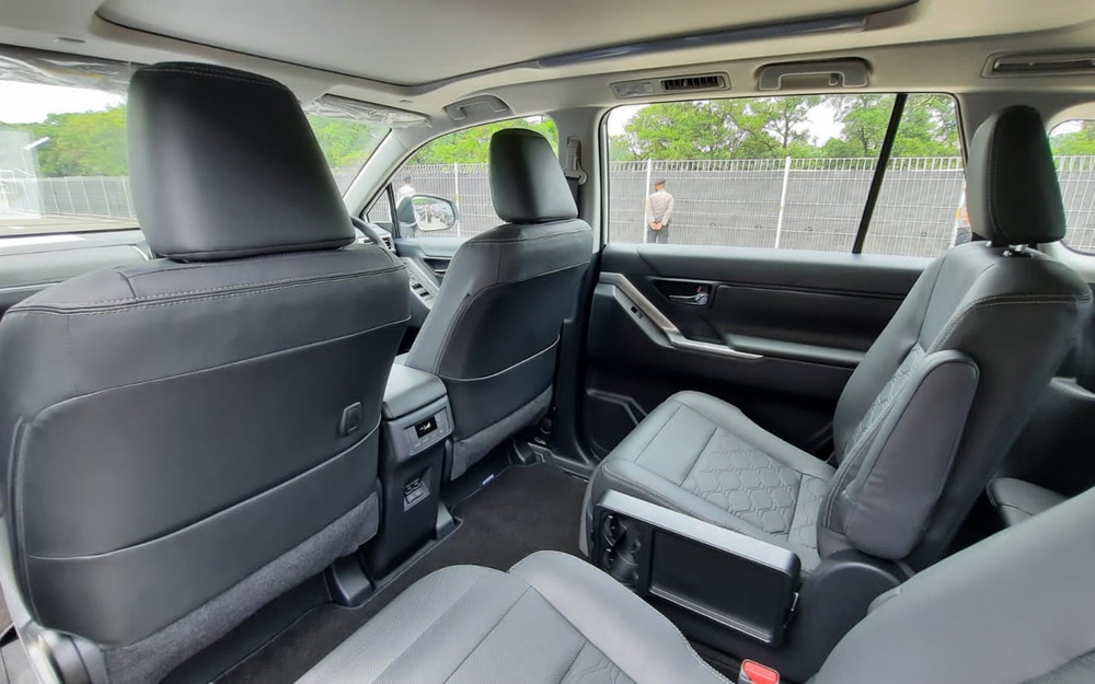 Toyota Innova thế hệ mới: Hết cửa cho xe dịch vụ - Đừng mơ xe giá rẻ - Ảnh 3.