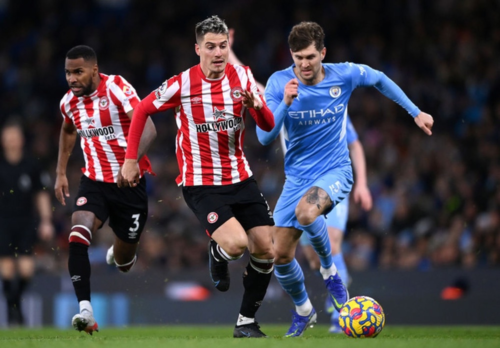 Trừng phạt sai lầm của đối thủ, Man City tìm lại niềm vui chiến thắng ở Ngoại hạng Anh - Ảnh 8.