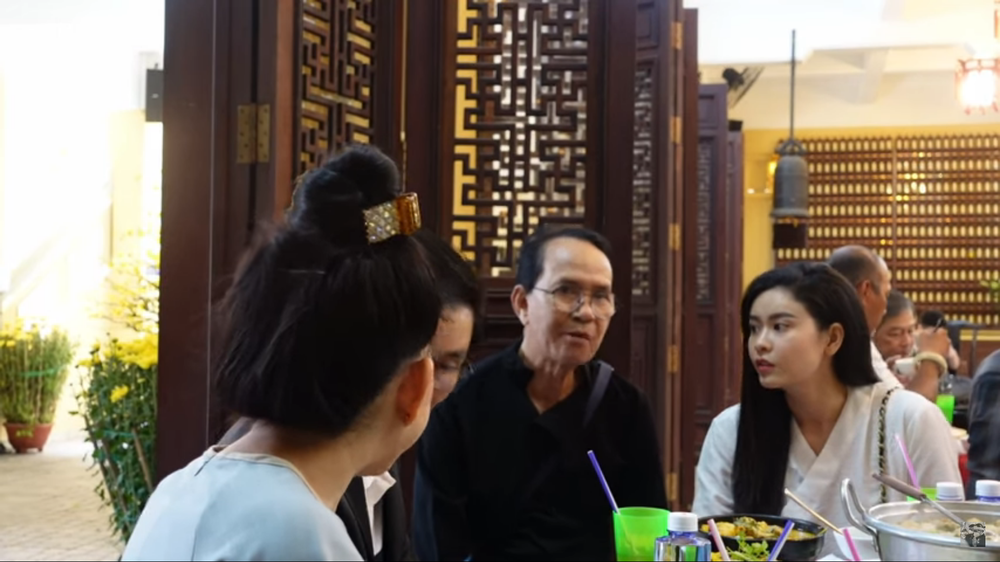 Kim Tiểu Long: Khi tôi ở Mỹ, chị Thanh Kim Huệ đã nhắc tôi về thăm chị nên tôi phải về - Ảnh 4. Kim Tiểu Long: Khi tôi ở Mỹ, chị Thanh Kim Huệ đã nhắc tôi về thăm chị nên tôi phải về - Ảnh 4.