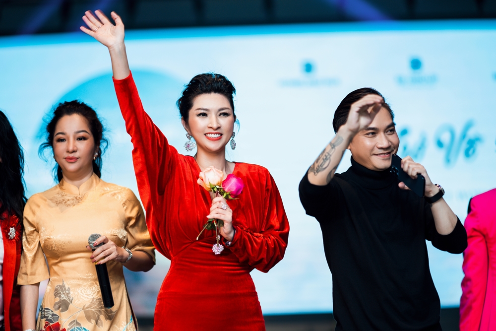 Ca sĩ Nguyễn Hồng Nhung: Tôi sẽ hát đến khi không còn ai muốn nghe - Ảnh 7.