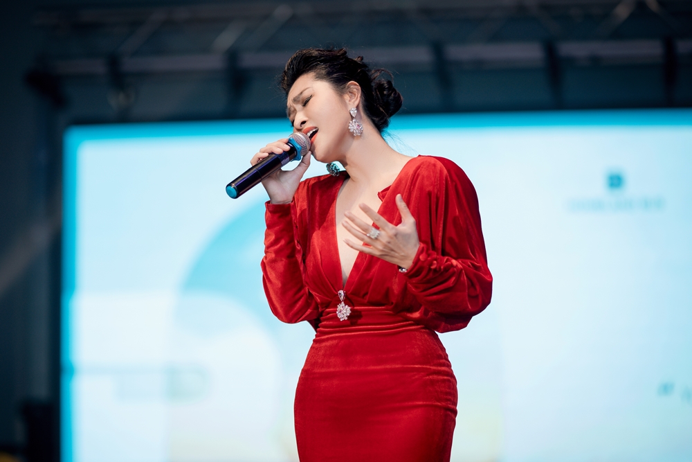 Ca sĩ Nguyễn Hồng Nhung: Tôi sẽ hát đến khi không còn ai muốn nghe - Ảnh 4.