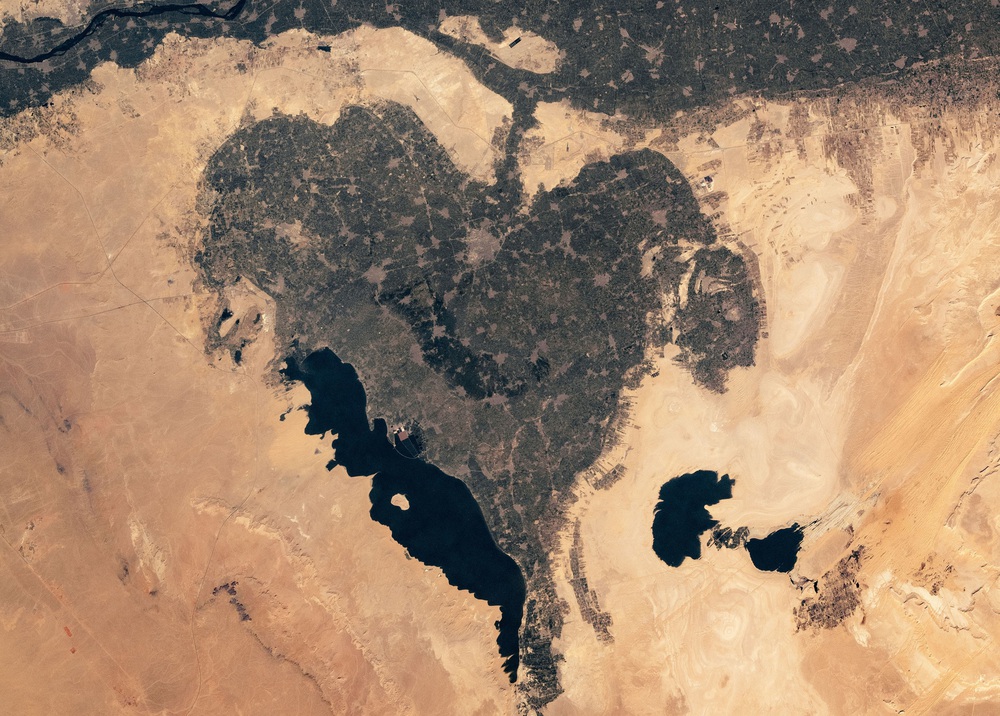 Phát hiện ốc đảo hình trái tim kỳ lạ ở Ai Cập - Ảnh 1.