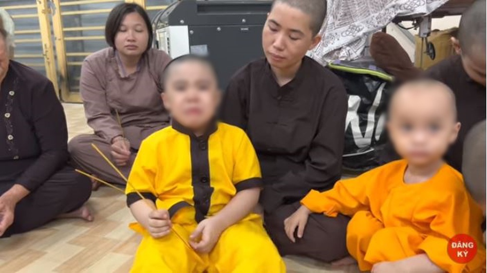 Tịnh thất Bồng Lai lên YouTube khoe đón Tết dù bị khởi tố, phẫn nộ chi tiết mua nước mắt - Ảnh 4.