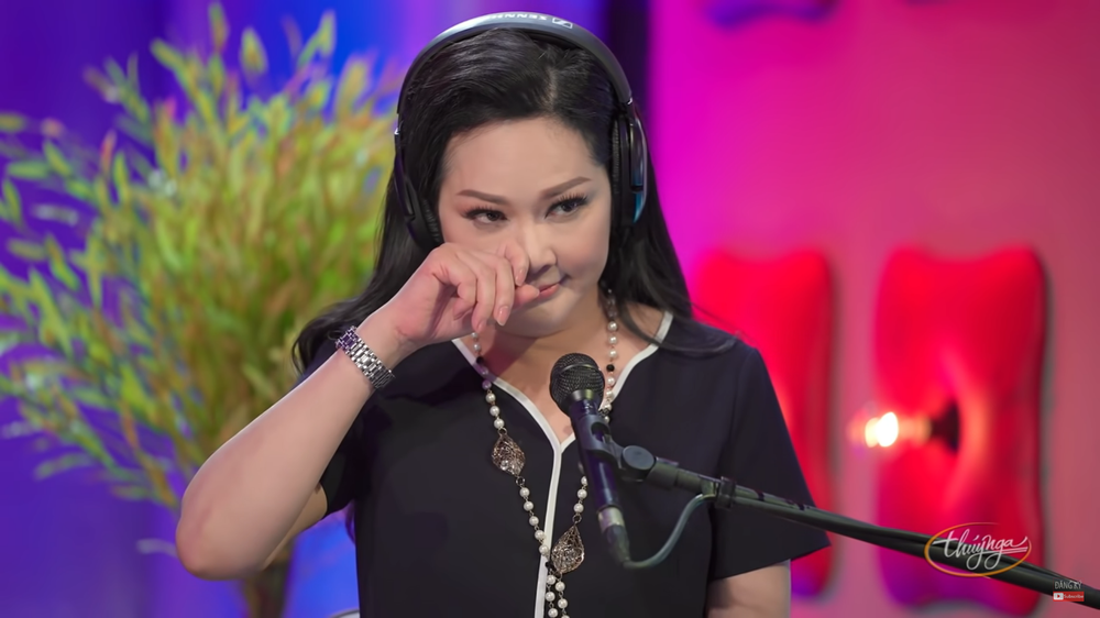 Như Quỳnh bật khóc: Em đã rơi nước mắt anh Hoài Linh ơi! - Ảnh 1. Như Quỳnh bật khóc: Em đã rơi nước mắt anh Hoài Linh ơi! - Ảnh 1.