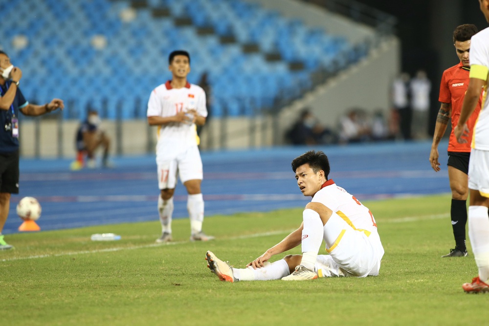 Vét đến hạt cơm nguội cuối cùng, U23 Việt Nam thắng siêu kịch tính để gặp Thái Lan ở CK - Ảnh 4.