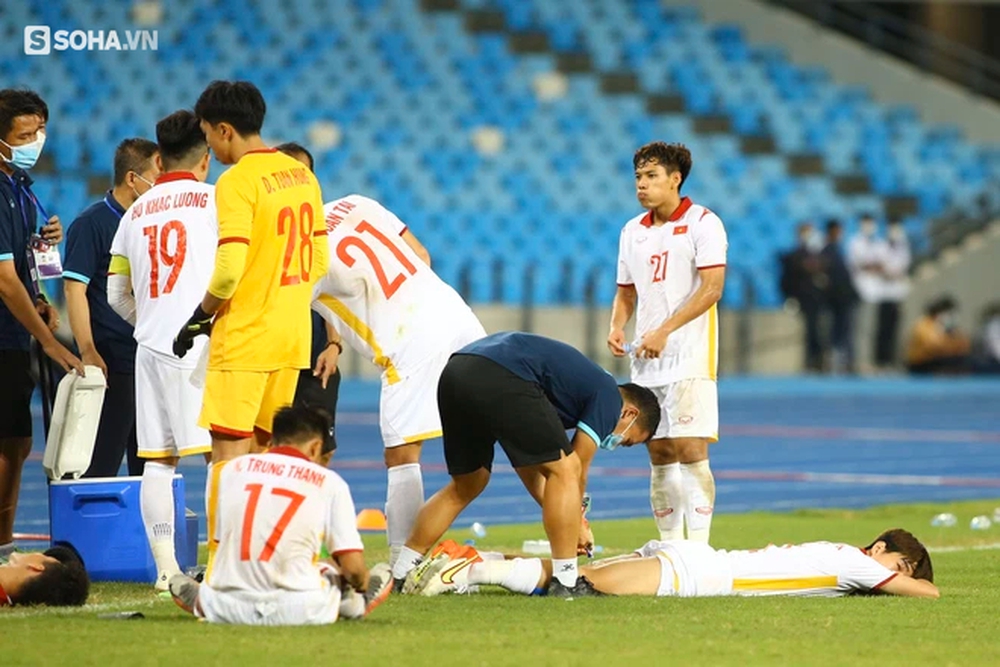 Vét đến hạt cơm nguội cuối cùng, U23 Việt Nam thắng siêu kịch tính để gặp Thái Lan ở CK - Ảnh 5.