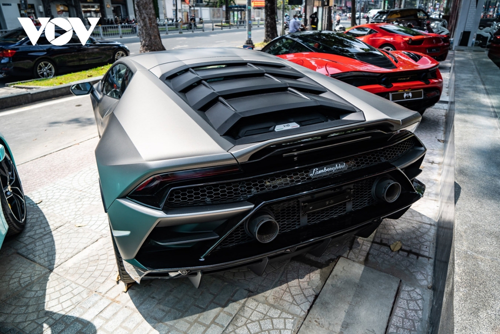 Ảnh chi tiết Lamborghini Huracan EVO độc nhất Việt Nam - Ảnh 6. Ảnh chi tiết Lamborghini Huracan EVO độc nhất Việt Nam - Ảnh 6.