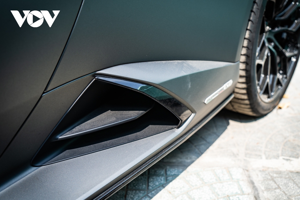 Ảnh chi tiết Lamborghini Huracan EVO độc nhất Việt Nam - Ảnh 9. Ảnh chi tiết Lamborghini Huracan EVO độc nhất Việt Nam - Ảnh 9.