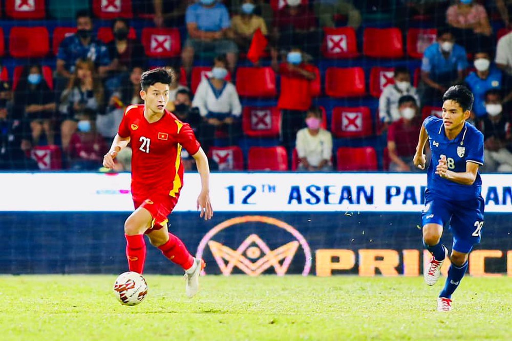 Cầu thủ áo số 21 của U23 Việt Nam đốn tim fangirl: Đẹp trai, học giỏi y như cái tên - Ảnh 2.