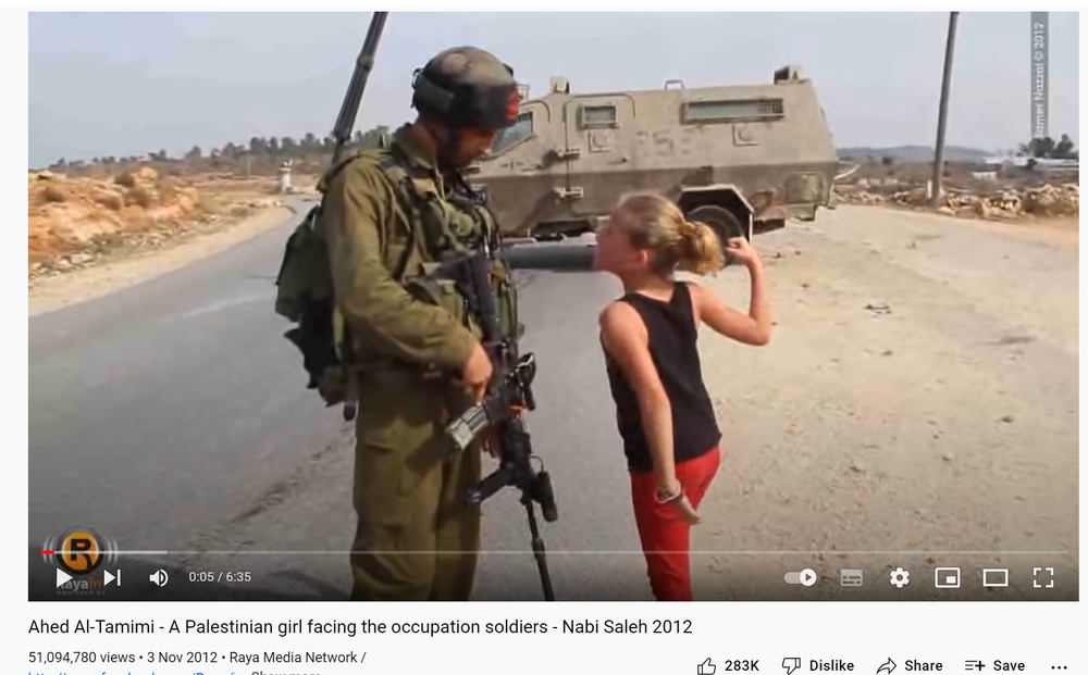 Bé gái Ukraine giơ nắm đấm với lính Nga: 'Biến về nước ngươi đi!'- Sự thật về clip gây bão