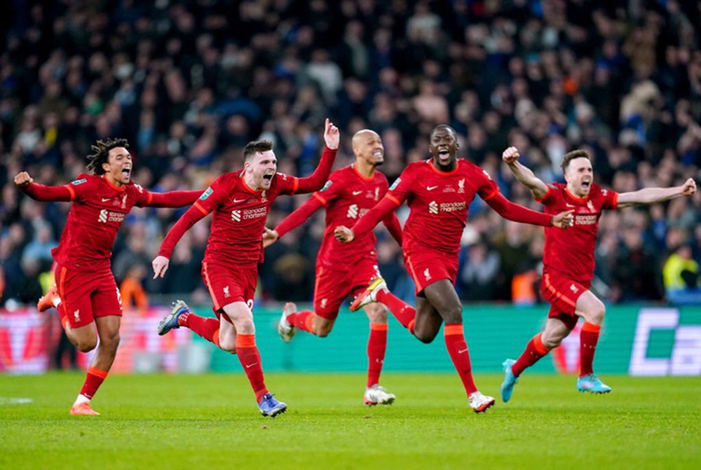 Các cột mốc kỷ lục của Liverpool sau màn đấu súng nghẹt thở trước Chelsea ở chung kết cúp Liên đoàn - Ảnh 1.