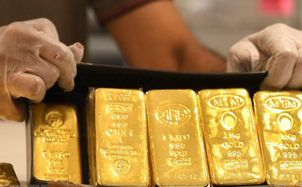 Giá vàng chuẩn bị tăng "sốc" vượt 2.000 USD/ounce chỉ trong vài ngày tới?