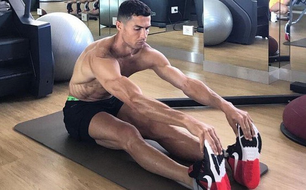Ronaldo, 'cây trường sinh' của làng túc cầu