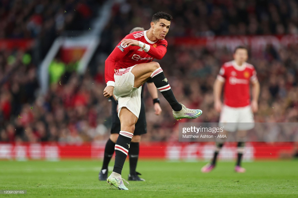 Ronaldo sets super record through hat-trick, Man United beats Tottenham - Photo 1. Ronaldo sets super record through hat-trick, Man United beats Tottenham - Photo 1.