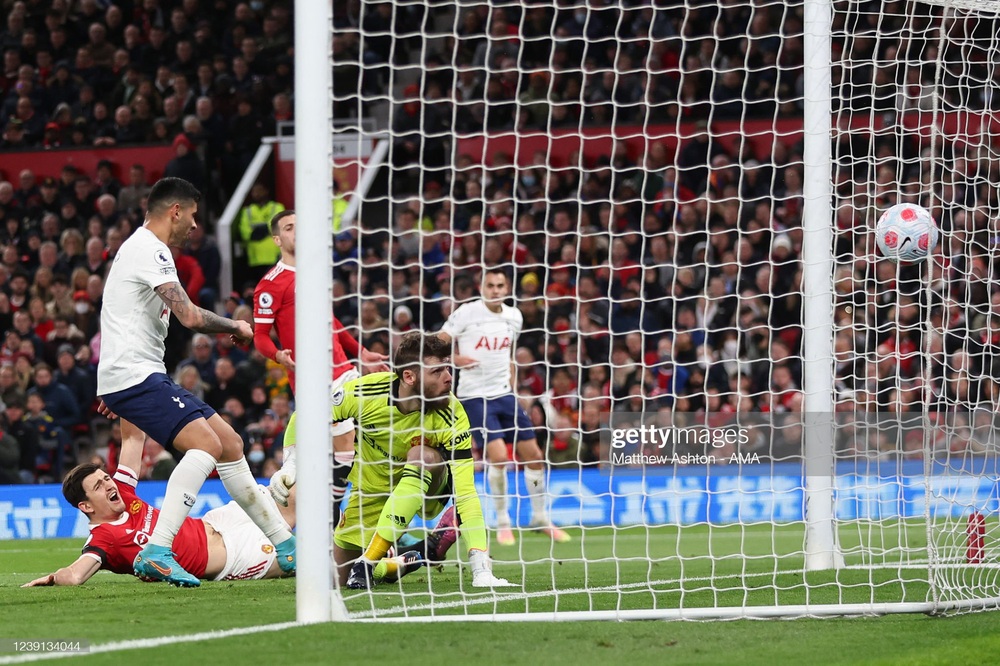 Ronaldo sets super record through hat-trick, Man United beats Tottenham - Photo 3. Ronaldo sets super record through hat-trick, Man United beats Tottenham - Photo 3.
