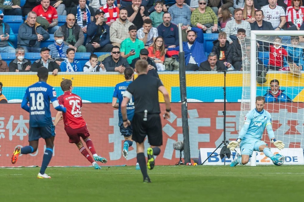 Bayern rơi điểm trước Hoffenheim dù có 4 lần đưa bóng vào lưới đối thủ - Ảnh 12.