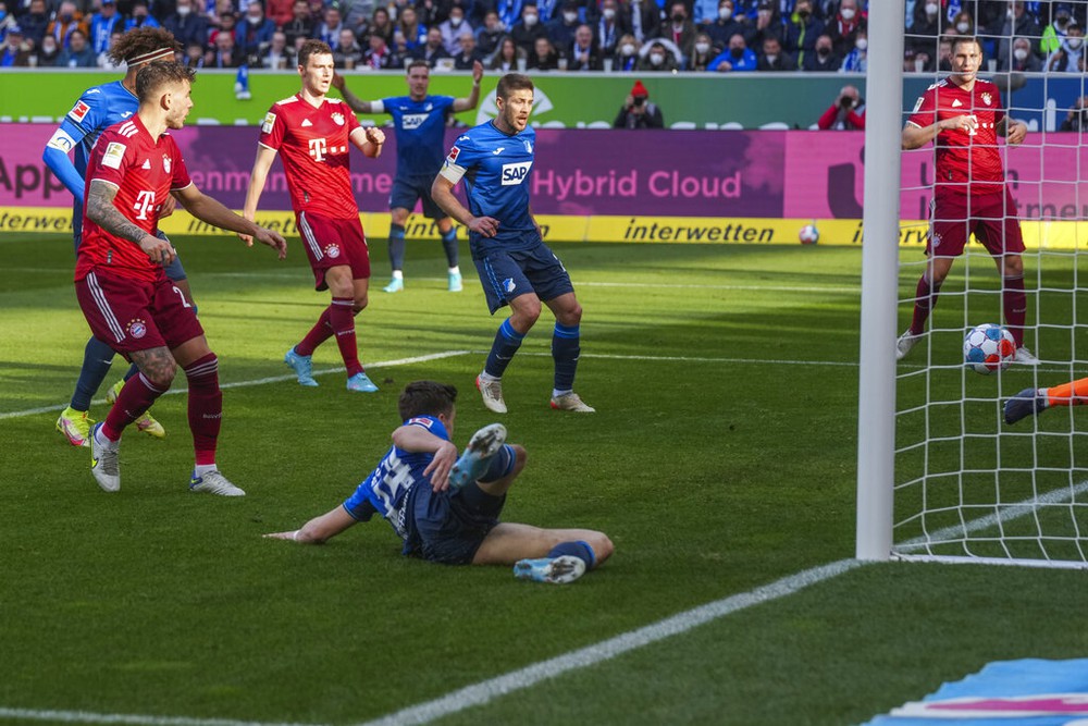 Bayern rơi điểm trước Hoffenheim dù có 4 lần đưa bóng vào lưới đối thủ - Ảnh 7.