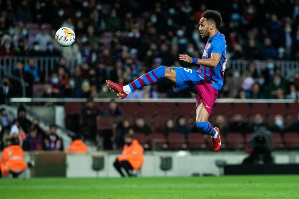 Aubameyang, Dembele giúp Barca nhấn chìm Osasuna bằng chiến thắng 4 sao - Ảnh 12.