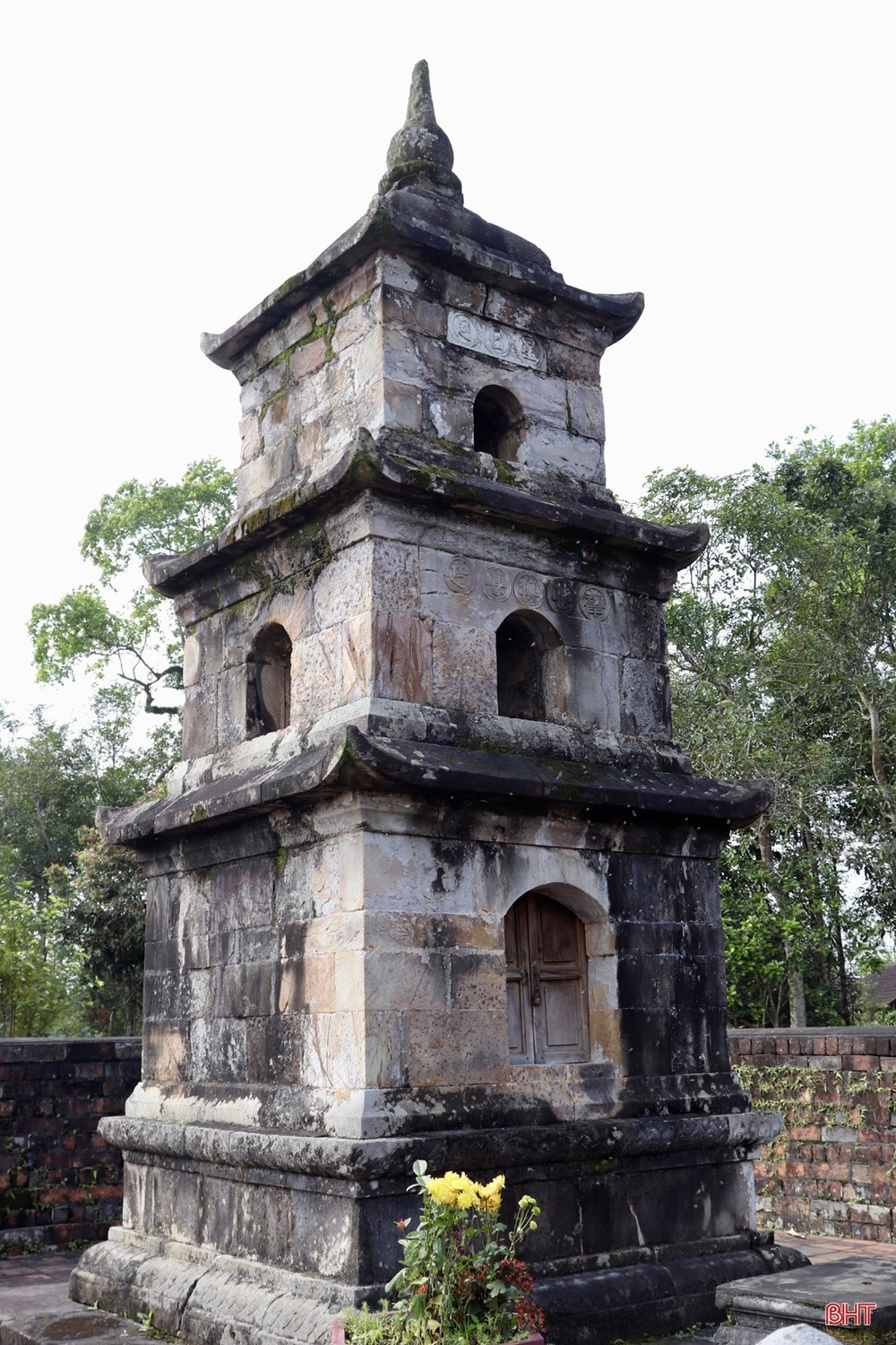 Unique and sophisticated 500-year-old stone tower, rare in Ha Tinh land - Photo 3.