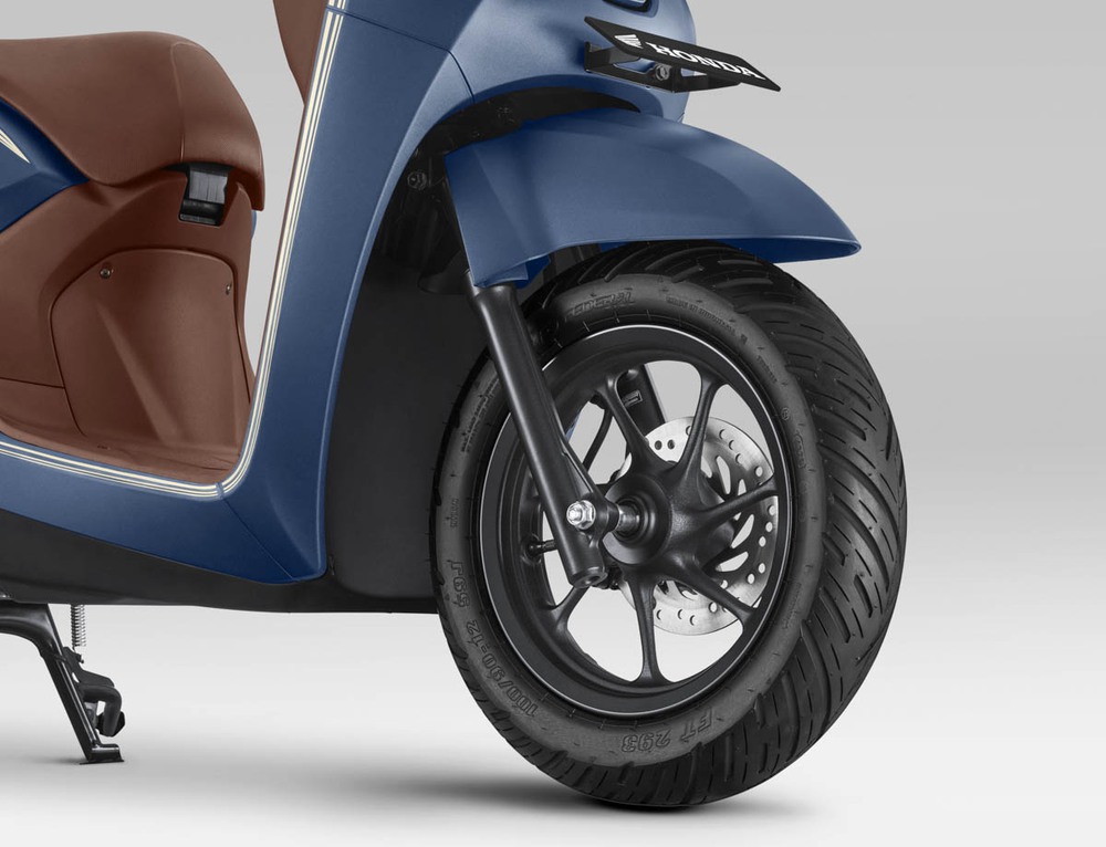 Honda launched a new scooter, super fuel-efficient, with a full tank of nearly 250km - Photo 3.