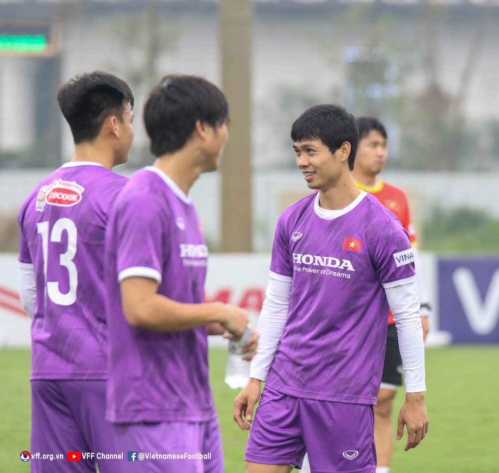 HLV Park Hang-seo thị phạm cho tân binh, Tiến Linh và Hoàng Đức sắp trở lại - Ảnh 7.