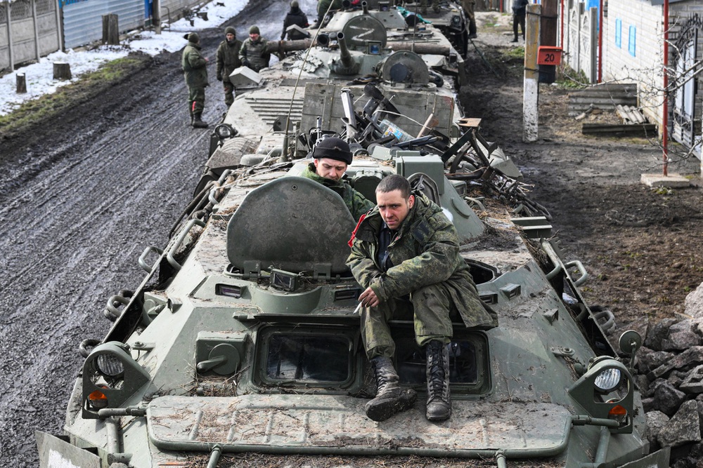Quân đội Ukraine thừa nhận bị phục kích bất ngờ và bị thua trong nồi áp suất ở Donbass - Ảnh 4.