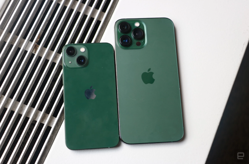 The green iPhone 13 series attracts Vietnamese customers, the iPhone SE 3 2022 is not a medium form - Photo 2.