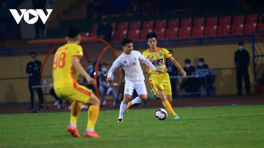 Dàn ngoại binh Hà Nội FC gây thất vọng lớn trong ngày Quang Hải tỏa sáng - Ảnh 12.
