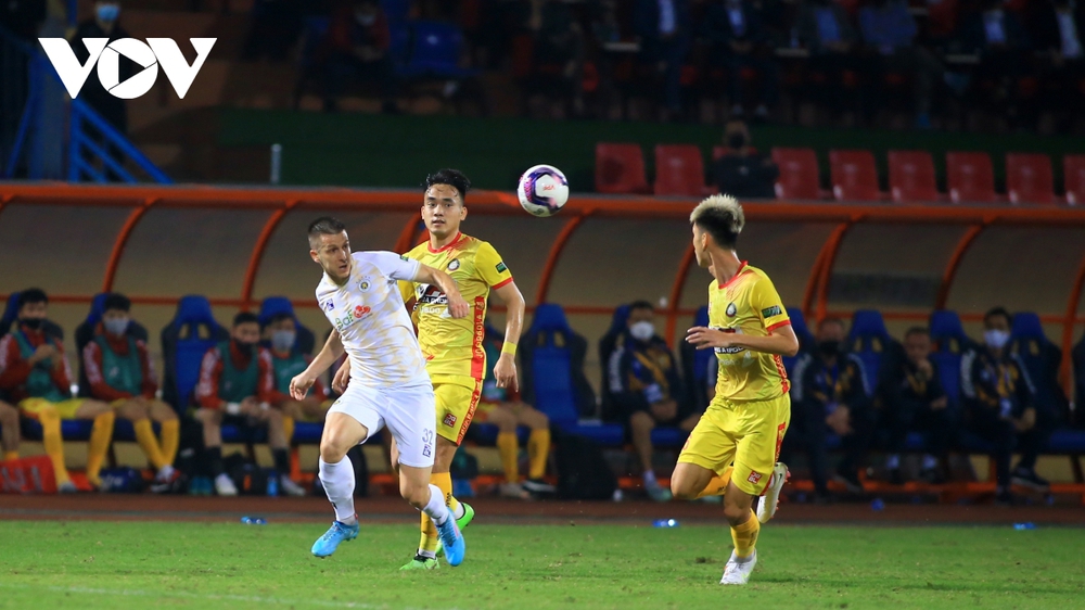 Dàn ngoại binh Hà Nội FC gây thất vọng lớn trong ngày Quang Hải tỏa sáng - Ảnh 3.