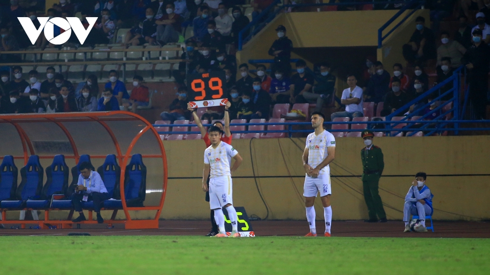 Dàn ngoại binh Hà Nội FC gây thất vọng lớn trong ngày Quang Hải tỏa sáng - Ảnh 9.