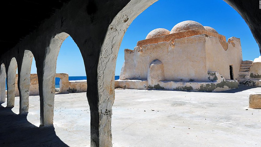 African heritages on the verge of being swallowed up when the sea level rises - Photo 13.