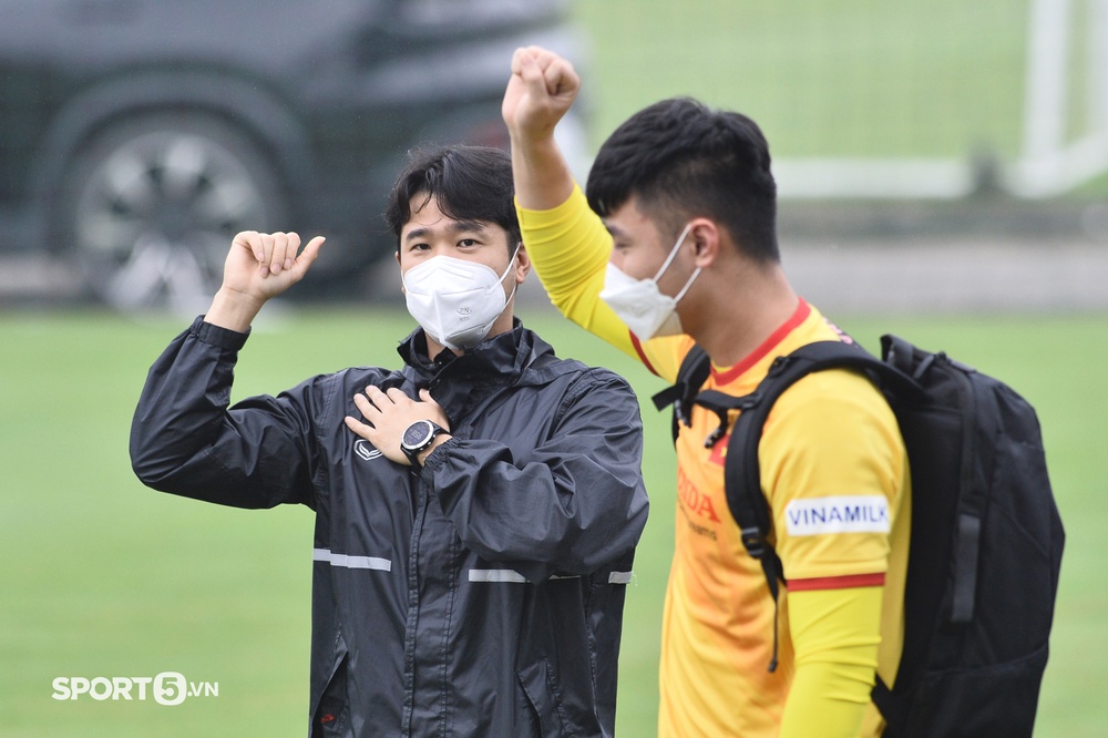 Văn Toản được trợ lý HLV Park quan tâm đặc biệt trước ngày sang UAE cùng U23 Việt Nam - Ảnh 2.
