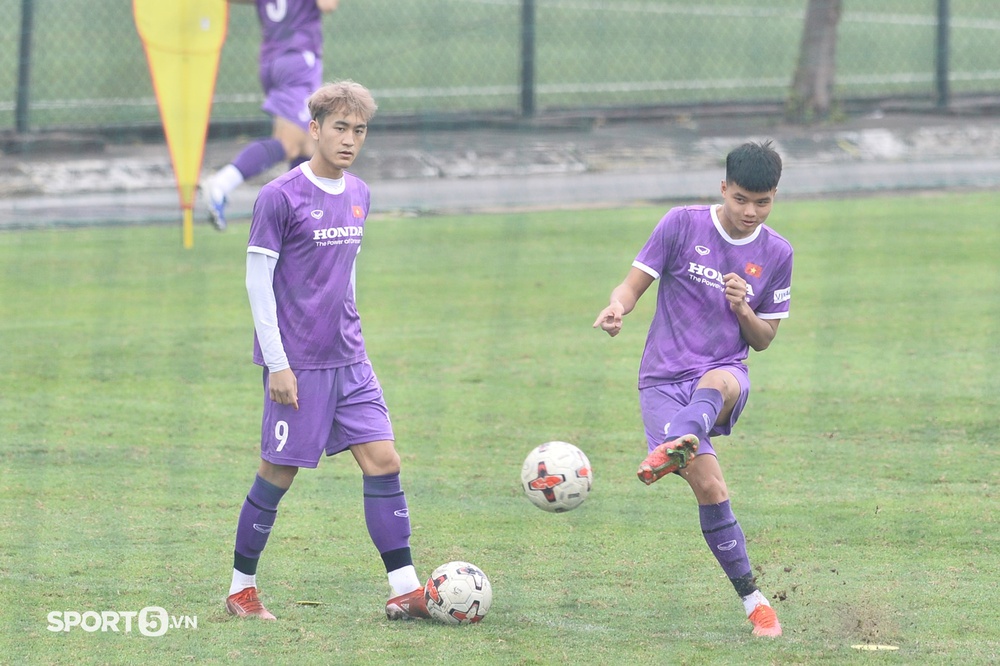 Văn Toản được trợ lý HLV Park quan tâm đặc biệt trước ngày sang UAE cùng U23 Việt Nam - Ảnh 11.