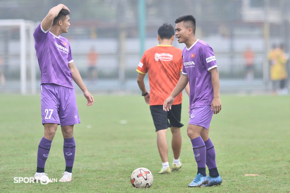 Văn Toản được trợ lý HLV Park quan tâm đặc biệt trước ngày sang UAE cùng U23 Việt Nam - Ảnh 7.