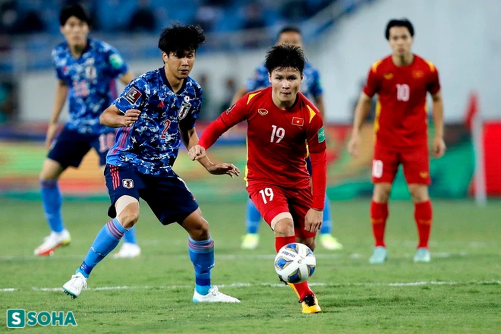 Sad for Vietnamese football when Mr. Park got greedy and left the tray, instead of letting go of the iron hunter.. - Photo 1.