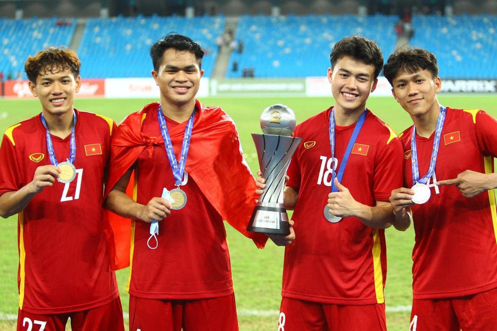 Chuyên gia Vũ Mạnh Hải: Các đội V.League chuyền 2-3 nhịp đã mất bóng, xem rất chán - Ảnh 8.