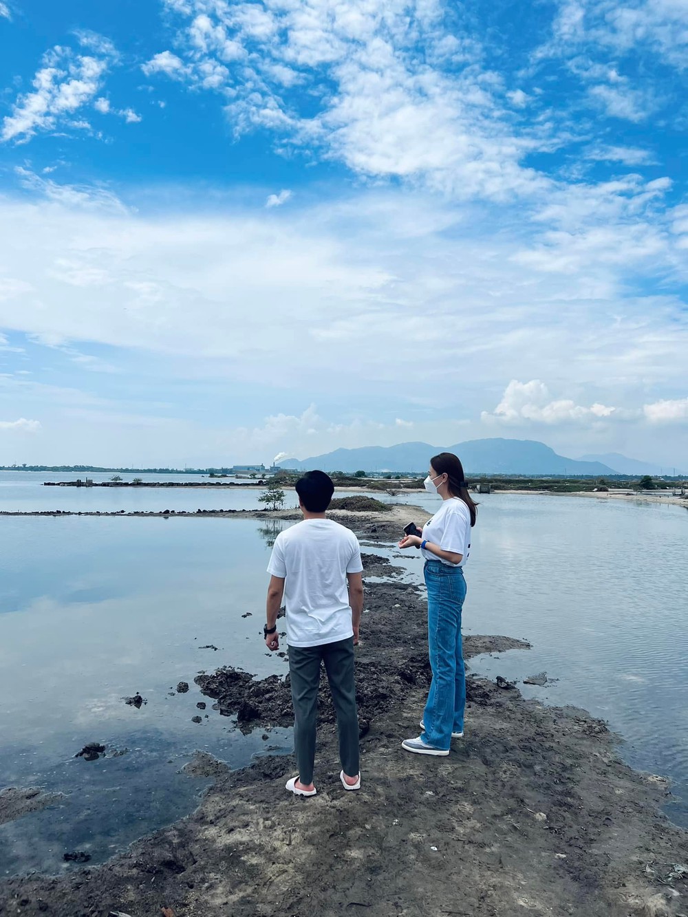 Cuong Do invited his wife to go see the beautiful scenery, but the last minute turned the car full of surprises - Photo 2.