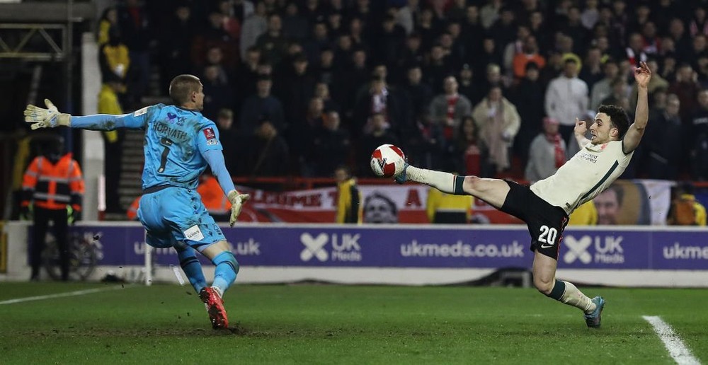 Liverpool thắng hú vía cựu vô địch C1, đại chiến Man City ở bán kết FA Cup - Ảnh 7.