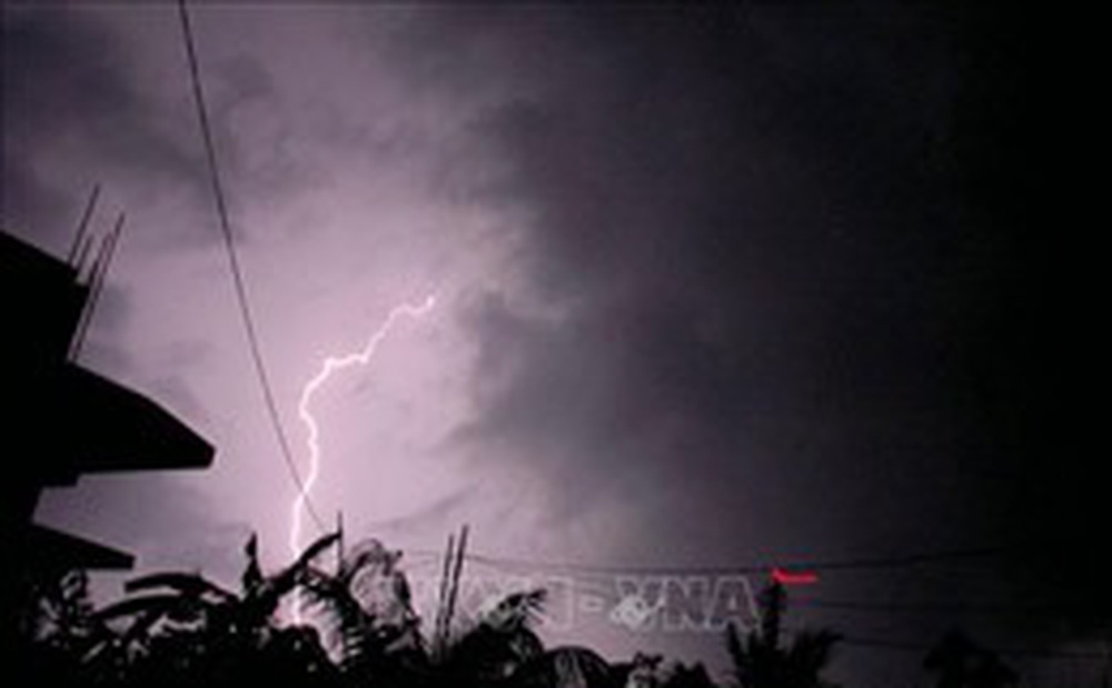 Hai vợ chồng bị sét đánh tử vong trên rẫy
