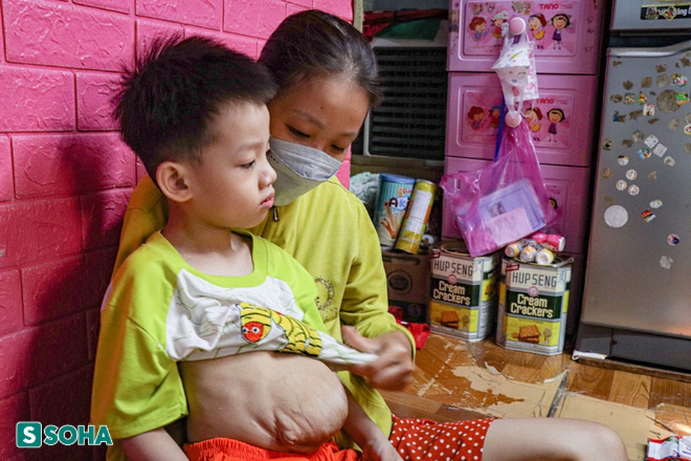 The pain of a 5-year-old boy in Ho Chi Minh City: Mom, why is my heart in my belly?  - Photo 1.