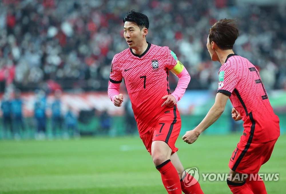 Sao Premier League rực sáng, Hàn Quốc chiếm ngôi đầu bảng đầy thuyết phục - Ảnh 1.