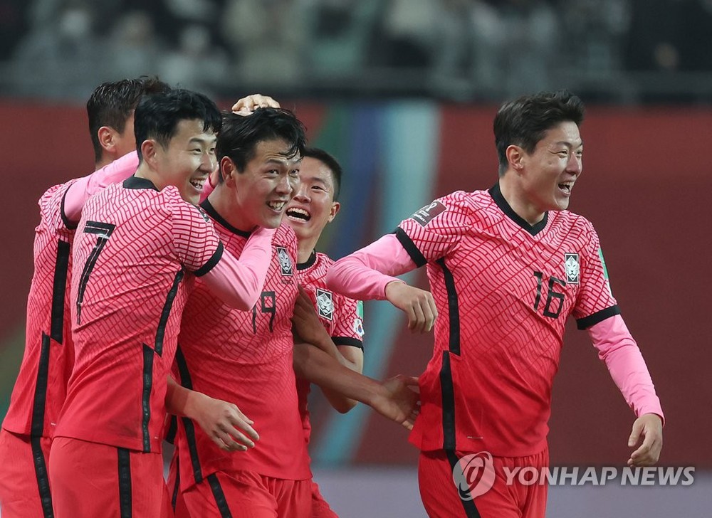Sao Premier League rực sáng, Hàn Quốc chiếm ngôi đầu bảng đầy thuyết phục - Ảnh 2.