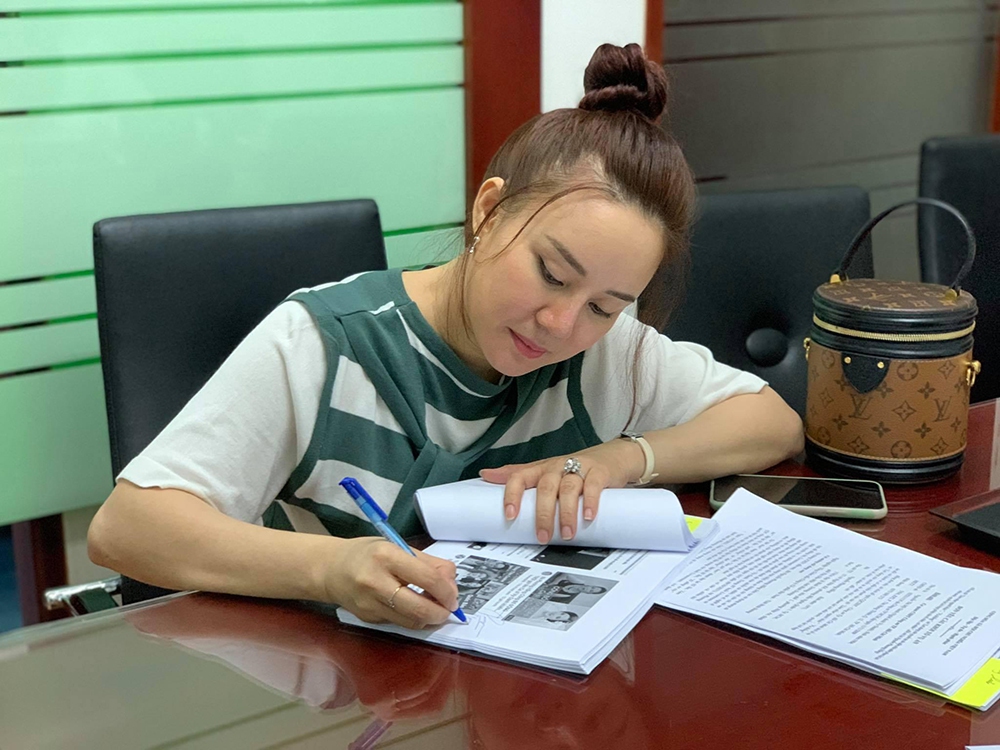 Vì sao Vy Oanh làm việc với cơ quan chức năng, yêu cầu khởi tố bà Nguyễn Phương Hằng? - Ảnh 4.