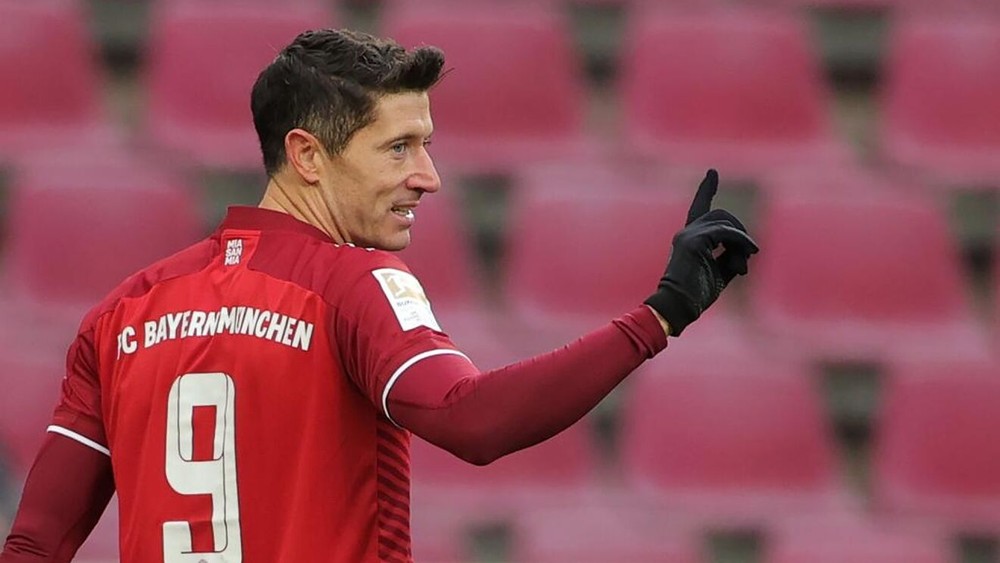 Barca chuẩn bị ký hợp đồng 4 năm với Lewandowski - Ảnh 1.