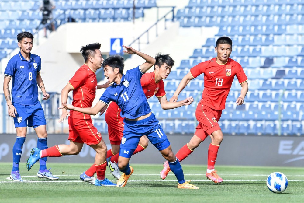 BXH Dubai Cup: U23 Việt Nam rơi 2 bậc, U23 Thái Lan xếp cuối bảng với thành tích toàn thua - Ảnh 2.