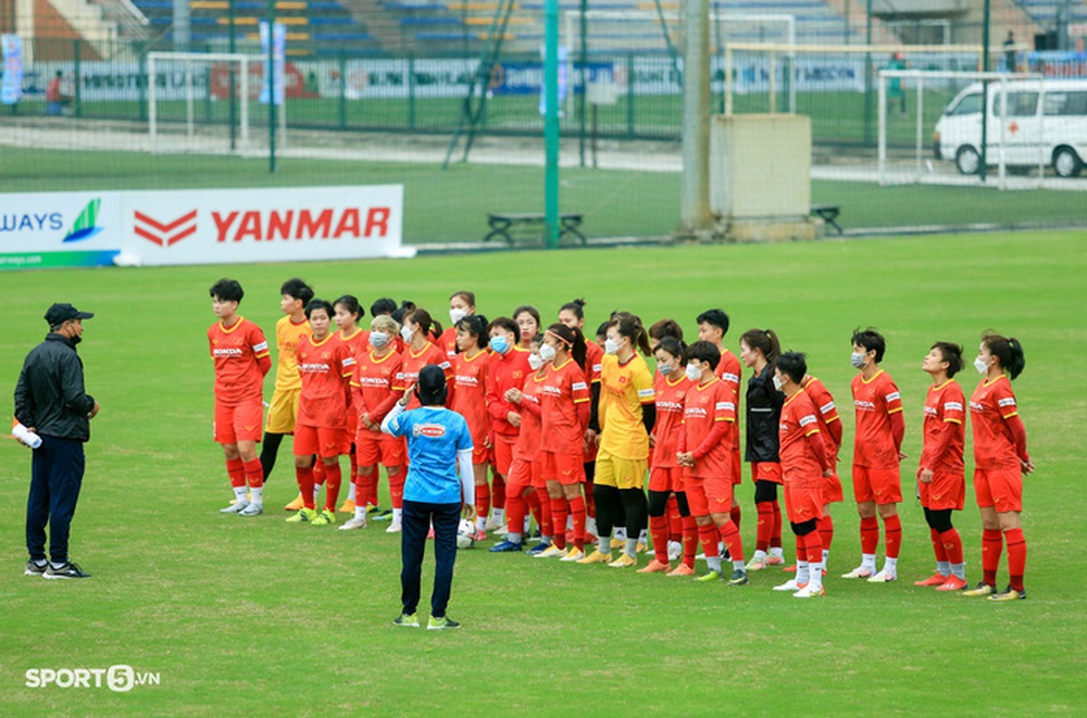 HLV Mai Đức Chung tiết lộ lý do không triệu tập cầu thủ Mỹ Anh đá SEA Games 31 - Ảnh 2.