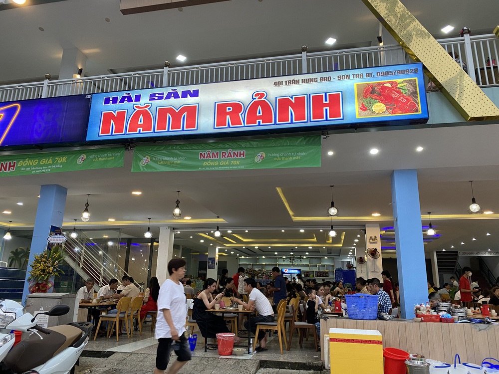 Lại ồn ào quán hải sản Năm Rảnh ở Đà Nẵng bị tố chặt chém du khách - Ảnh 2.