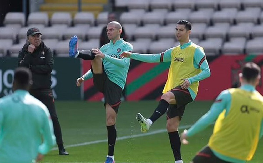 Bồ Đào Nha đón tin cực vui trước trận chung kết play-off