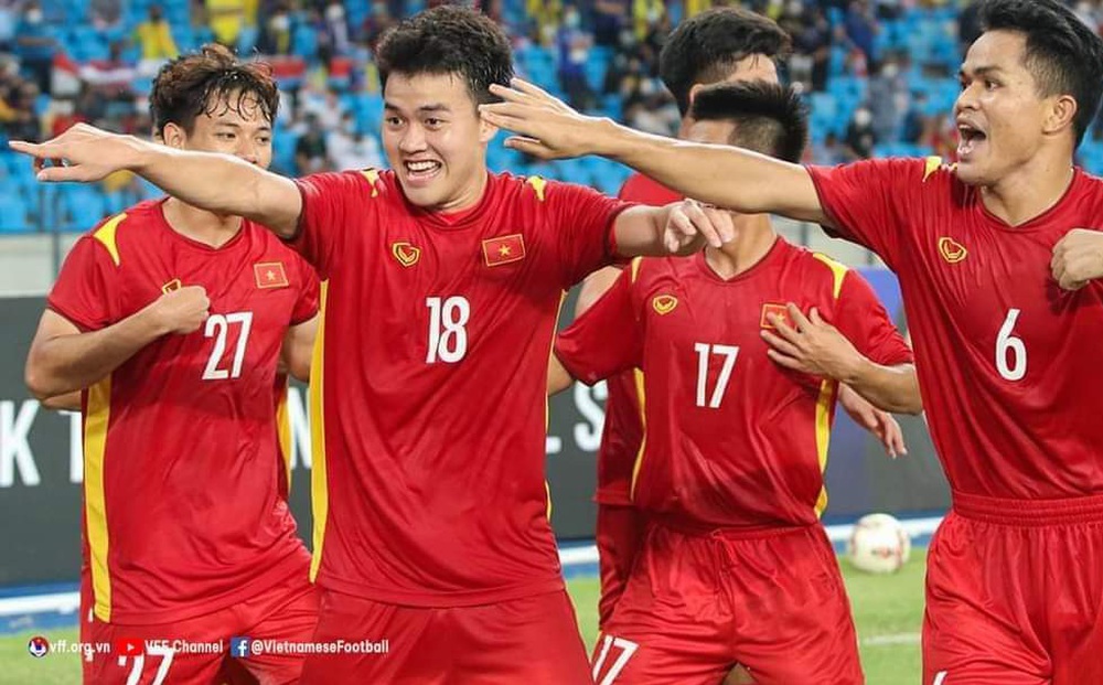 HẾT GIỜ U23 Việt Nam 0-1 U23 Uzbekistan: Việt Nam thất thủ vì siêu phẩm đá phạt